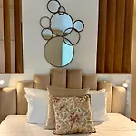 Comfy Studios Hotel