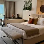 Comfy Studios Hotel