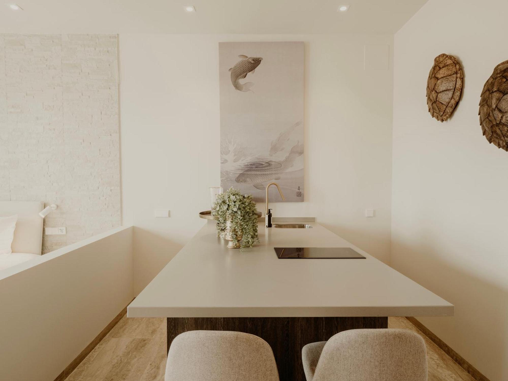 Comfy Aparthotel