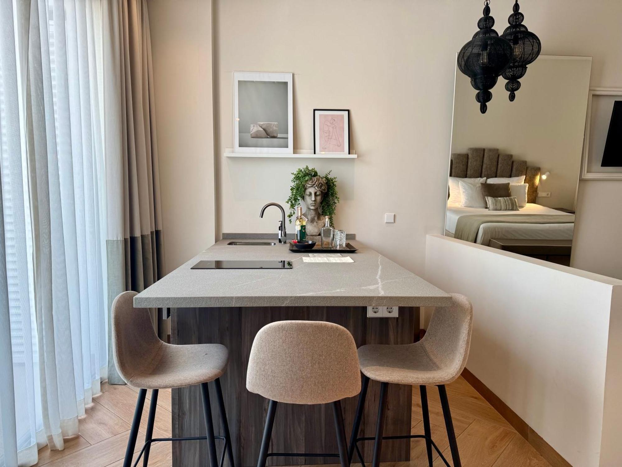 Comfy Aparthotel